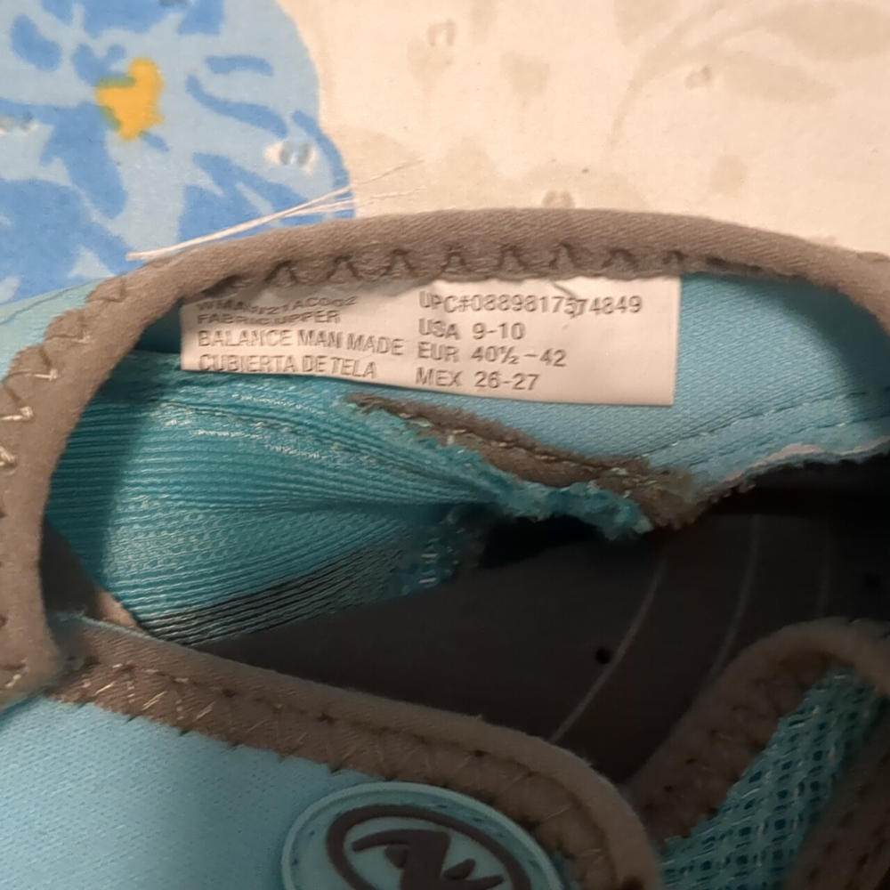 Water shoes - Picture 3 of 4